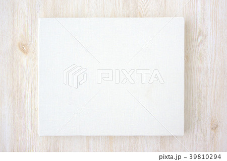 キャンバスと木目調のバックグラウンド キャンバスと木目調のバックグラウンド 39810294