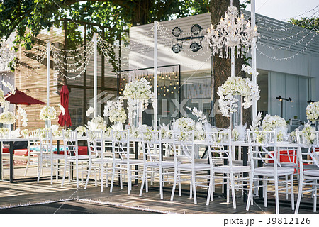 Wedding reception dinner table setting decoration 39812126