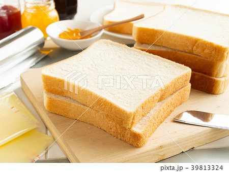 食パン　まな板　角型食パン　主食　ジャム 39813324