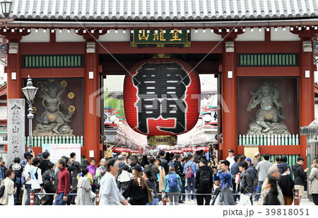日本の東京都市景観　浅草寺の雷門など 39818051