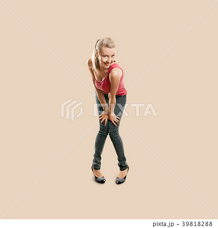 Sporty woman in pink 39818288