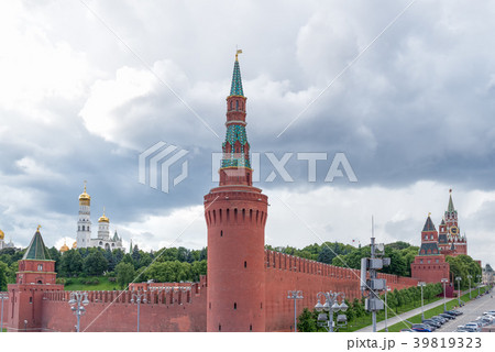 View of the Kremlin embankment on a cloudy day View of the Kremlin embankment on a cloudy day 39819323