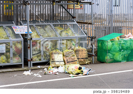 ゴミステーションの写真素材