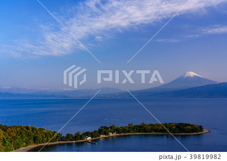 (静岡県)大瀬崎(おせざき)から海越しの富士山 (静岡県)大瀬崎(おせざき)から海越しの富士山 39819982