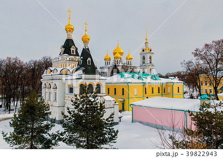 Assumption Cathedral in Kremlin in Dmitrov, Russia Assumption Cathedral in Kremlin in Dmitrov, Russia 39822943