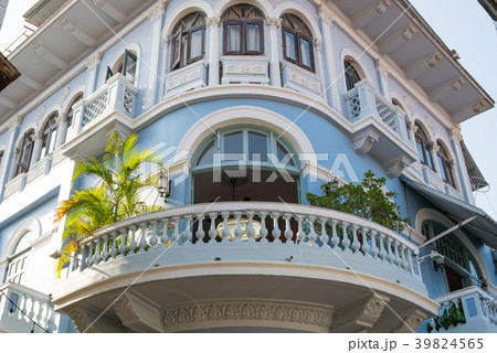 beautiful facade, historic building exterior  39824565