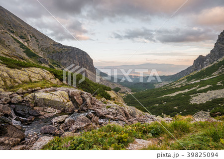 Mountain Landscape 39825094