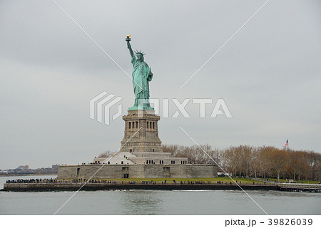アメリカ　ニューヨーク　自由の女神 39826039