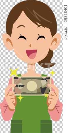 女主婦高興拿著一張鈔票 39828401