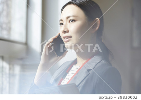 女性　ビジネスウーマン 39830002