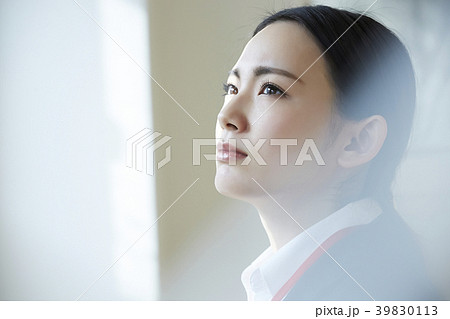 女性 ビジネスウーマン 女性 ビジネスウーマン 39830113