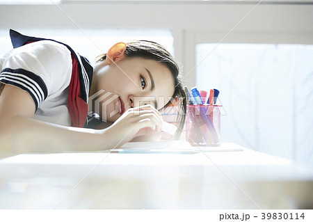 女子高生 勉強 女子高生 勉強 39830114