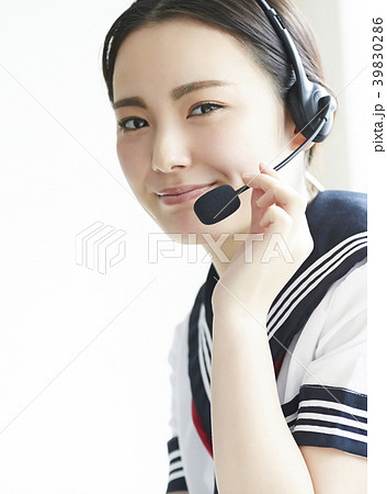 女子高生 アルバイトの写真素材