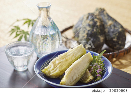 水ナスのぬか漬け (pickled water eggplant) 水ナスのぬか漬け (pickled water eggplant) 39830603