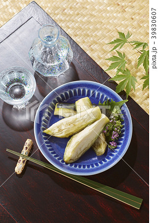 水ナスのぬか漬け (pickled water eggplant) 水ナスのぬか漬け (pickled water eggplant) 39830607