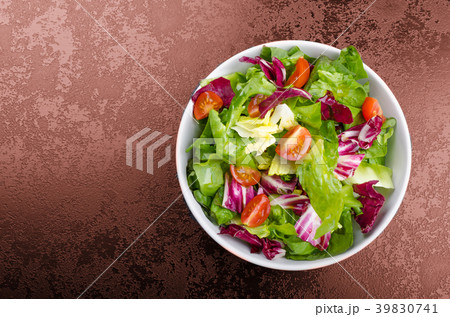 Fresh mixed salad with endive and cherry Fresh mixed salad with endive and cherry 39830741