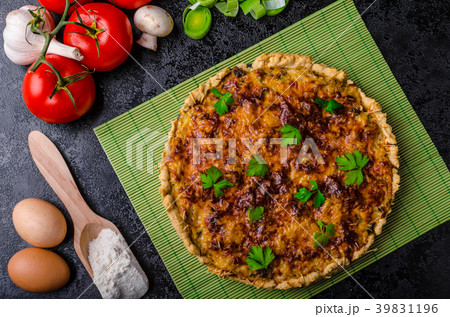 Home French quiche stuffed with mushrooms, tomato and leek Home French quiche stuffed with mushrooms, tomato and leek 39831196