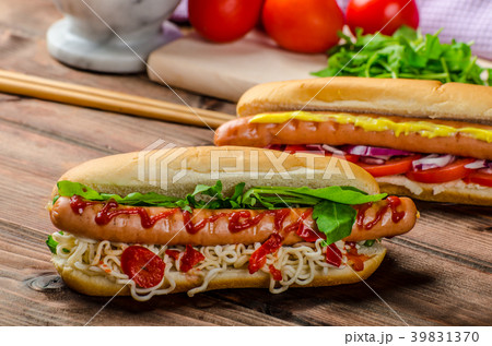 Variation on the red hot dogs 39831370