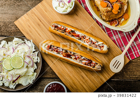 Pulled pork sandwich Pulled pork sandwich 39831422