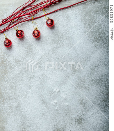 Snowy plate, Christmas decorations Snowy plate, Christmas decorations 39831971