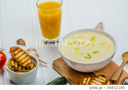 Creamy Vegetable Soup 39832180