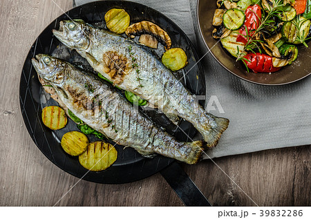 Grilled Trout with Mediterranean vegetables 39832286