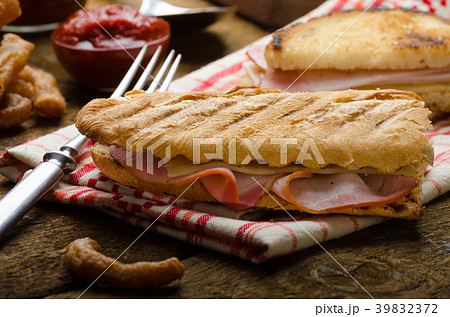 Quick dinner, toast with ham and cheese Quick dinner, toast with ham and cheese 39832372