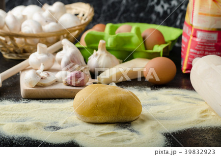 Making pasta from italian flour semolina Making pasta from italian flour semolina 39832923