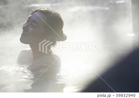 温泉　女性ポートレート 39832940