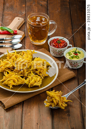 Onion bhajis, czech beer 39833076