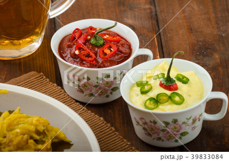 Onion bhajis, czech beer 39833084