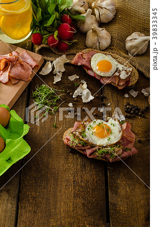 Smoked ham sandwich, rustic bread Smoked ham sandwich, rustic bread 39833345