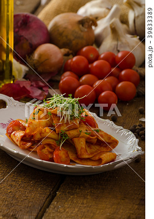Pasta arrabiata with chilli and garlic organic 39833389