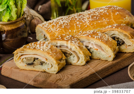 Roll out puff pastry stuffed Roll out puff pastry stuffed 39833707