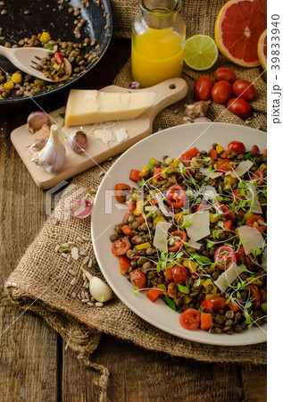 Warm salad of lentils, bio healthy 39833940