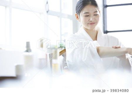 女性 スキンケア 女性 スキンケア 39834080