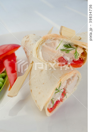 Grilled WRAP with garlic cream and fresh vegetable with oil dressingoil dressing Grilled WRAP with garlic cream and fresh vegetable with oil dressingoil dressing 39834736