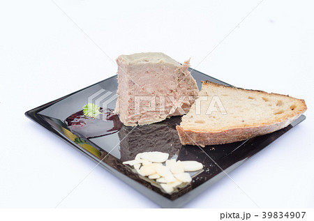 Duck pate with sauce of black berries and cranberries Duck pate with sauce of black berries and cranberries 39834907