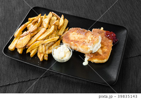 Fried cheese with home made french fries 39835143