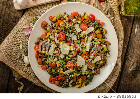 Warm salad of lentils, bio healthy Warm salad of lentils, bio healthy 39836953