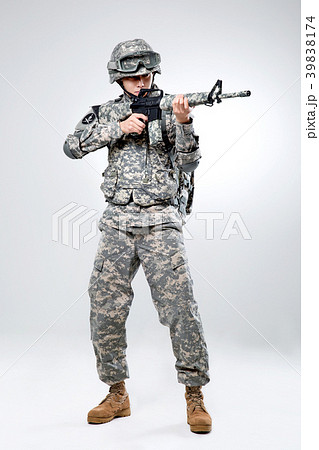 軍人 偽装 米軍 39838174