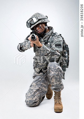 軍人 偽装 米軍 39838206