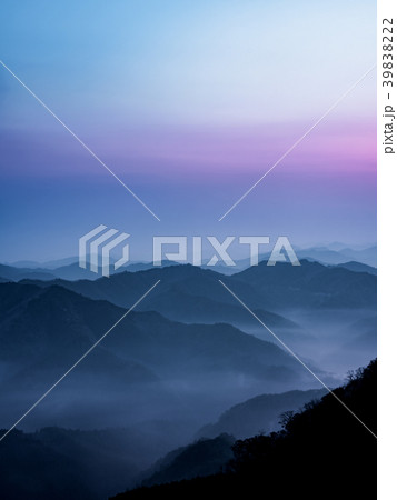 夜明けの山 夜明けの山 39838222
