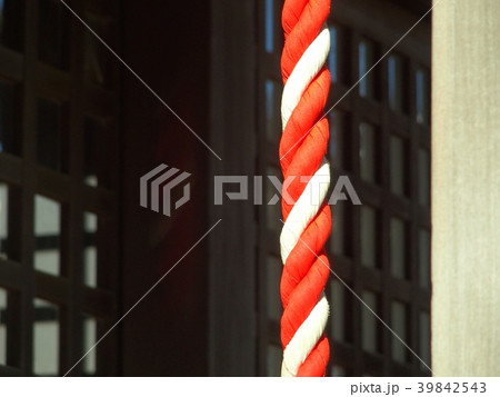 神社の鈴の緒 39842543