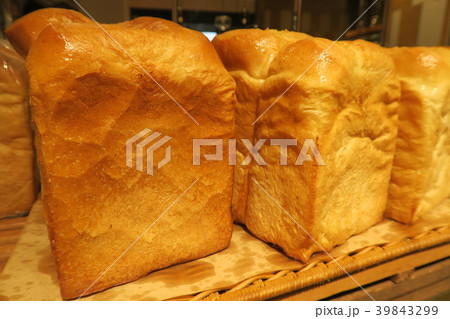 パン パン 39843299