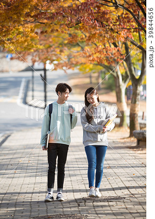 韓国人 20代 カップル 39844656