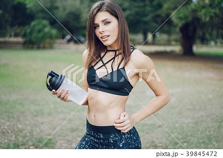 beautiful sporty girl 39845472