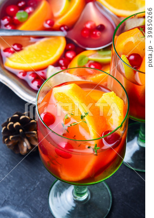Mulled wine drink 39850266