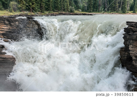 View of the mountain river. Banff National Park 39850613