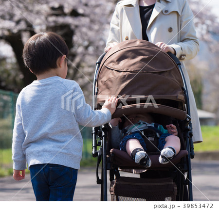 子連れ. 子連れ. 39853472